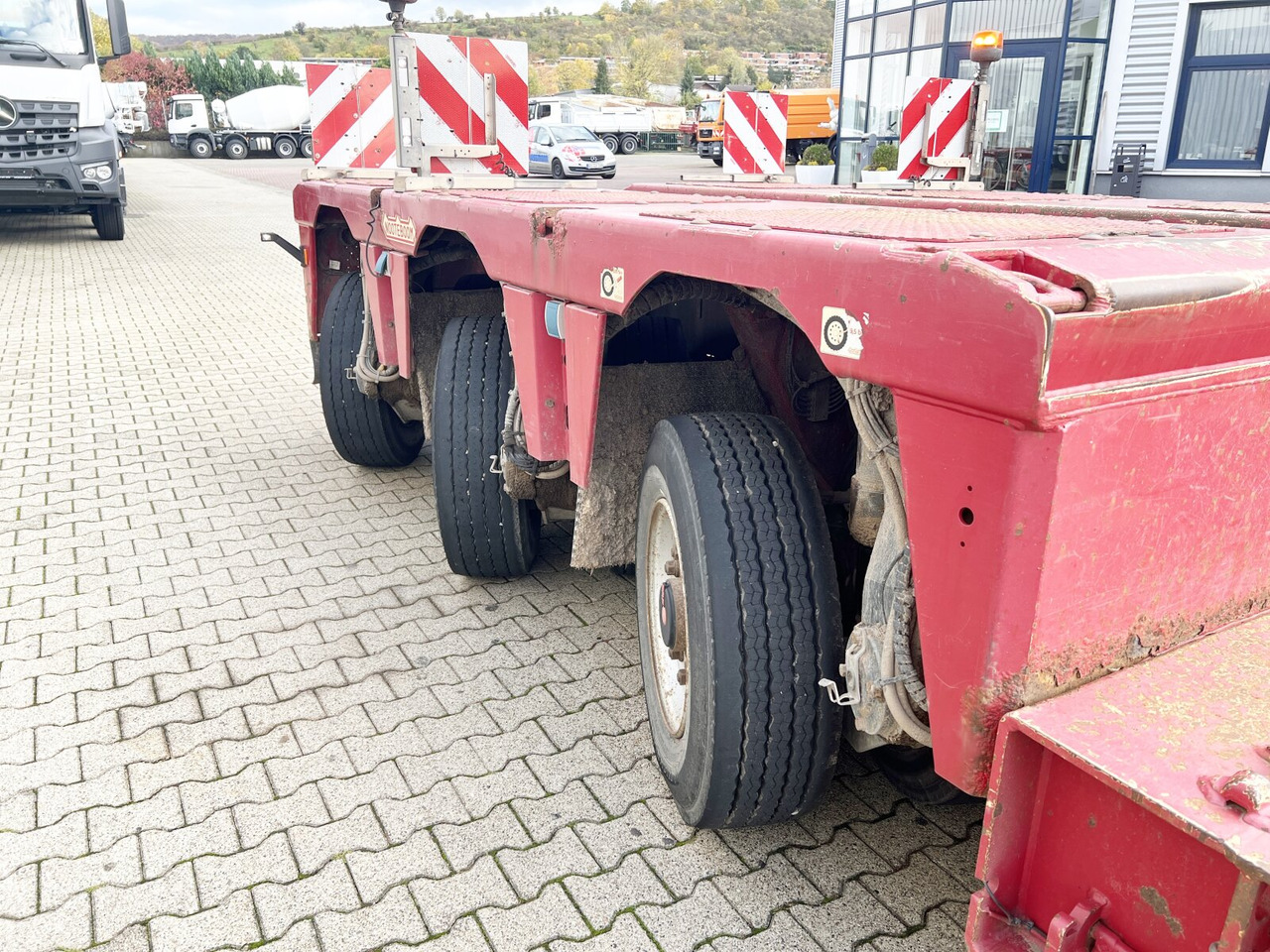 Nooteboom Euro-64-13 Euro-64-13, Jeepdolly, Tiefbett, Verbr. auf 3,2m, hydr. Lenkung - Félpótkocsi mélybölcsős: 3 kép. Nooteboom Euro-64-13 Euro-64-13, Jeepdolly, Tiefbett, Verbr. auf 3,2m, hydr. Lenkung - Félpótkocsi mélybölcsős: 3 kép.