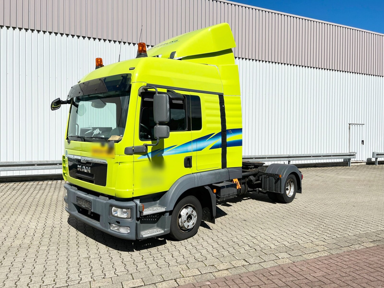 MAN TGL 8.220 4X2 BL TGL 8.220 4X2 BL - Nyergesvontató: 1 kép. MAN TGL 8.220 4X2 BL TGL 8.220 4X2 BL - Nyergesvontató: 1 kép.
