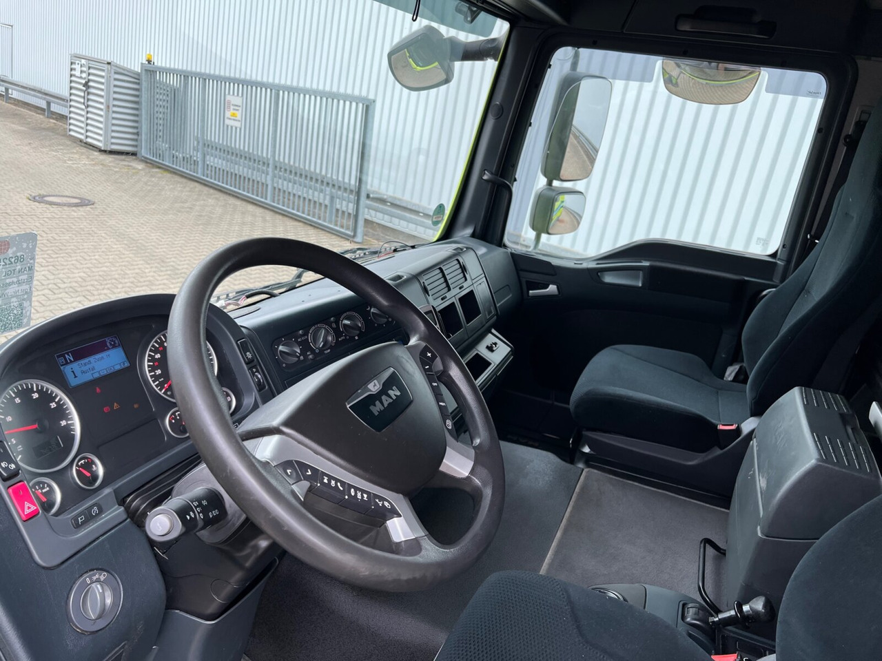 MAN TGL 8.220 4X2 BL TGL 8.220 4X2 BL - Nyergesvontató: 3 kép. MAN TGL 8.220 4X2 BL TGL 8.220 4X2 BL - Nyergesvontató: 3 kép.