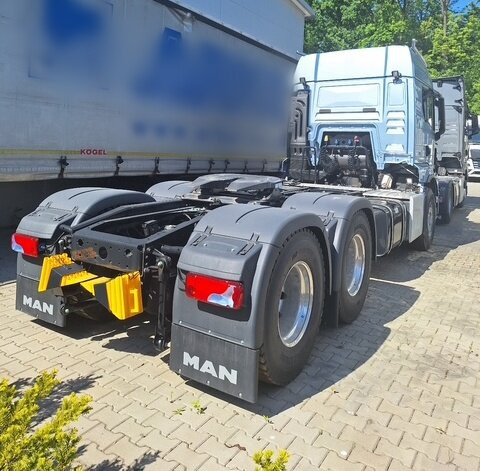 MAN TGS 33.520 6x4 BL SA TGS 33.520 6x4 BL SA, Retarder, LED, Navi, Nebenantrieb - Nyergesvontató: 3 kép. MAN TGS 33.520 6x4 BL SA TGS 33.520 6x4 BL SA, Retarder, LED, Navi, Nebenantrieb - Nyergesvontató: 3 kép.