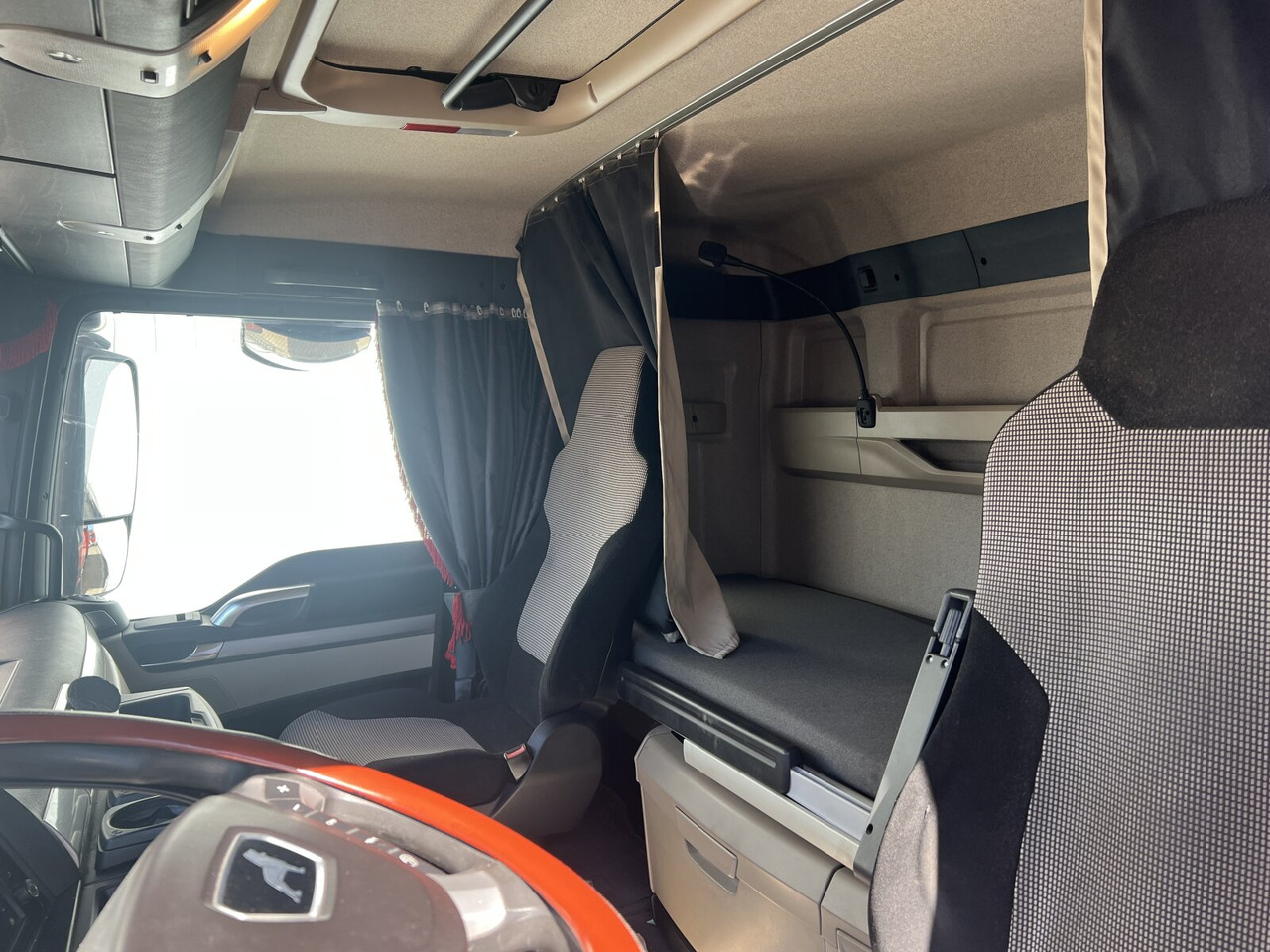 MAN TGX 18.500 4X4H BLS TGX 18.500 4X4H BLS, PriTarder, HydroDrive, Kipphydraulik - Nyergesvontató: 4 kép. MAN TGX 18.500 4X4H BLS TGX 18.500 4X4H BLS, PriTarder, HydroDrive, Kipphydraulik - Nyergesvontató: 4 kép.