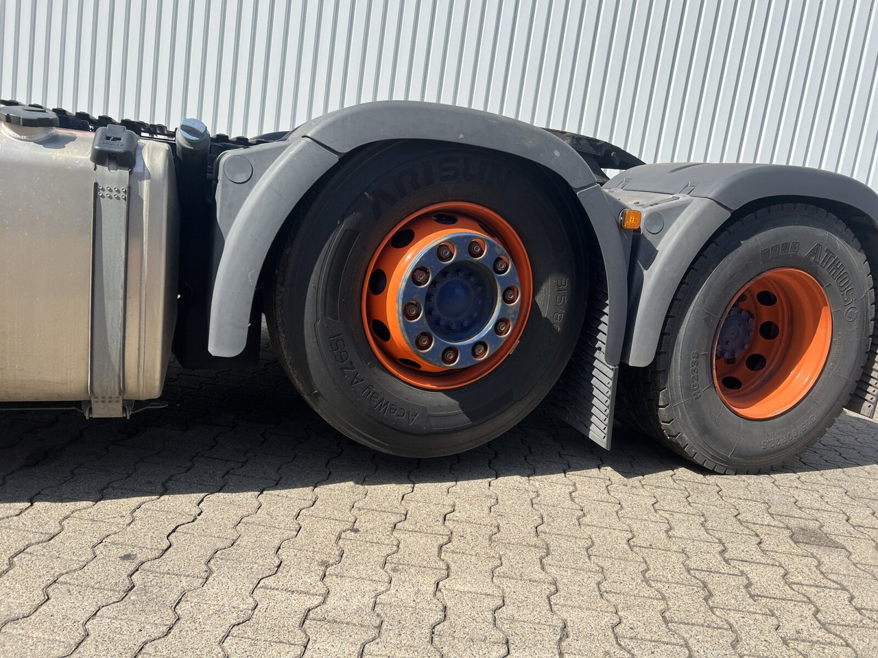 MAN TGX 26.500 6X2/4 BLS TGX 26.500 6X2/4 BLS, Intarder, Vorlauflenk-/lift, Standklima, XXL-Fahrerhaus - Nyergesvontató: 3 kép. MAN TGX 26.500 6X2/4 BLS TGX 26.500 6X2/4 BLS, Intarder, Vorlauflenk-/lift, Standklima, XXL-Fahrerhaus - Nyergesvontató: 3 kép.