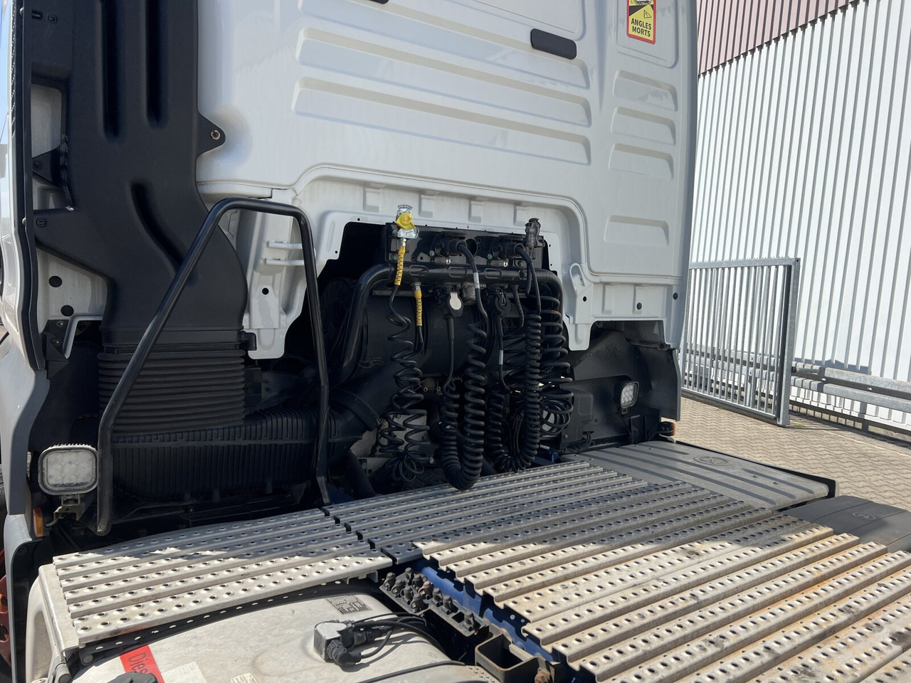 MAN TGX 26.500 6X2/4 BLS TGX 26.500 6X2/4 BLS, Intarder, Vorlauflenk-/lift, XXL-Fahrerhaus, 70t - Nyergesvontató: 2 kép. MAN TGX 26.500 6X2/4 BLS TGX 26.500 6X2/4 BLS, Intarder, Vorlauflenk-/lift, XXL-Fahrerhaus, 70t - Nyergesvontató: 2 kép.