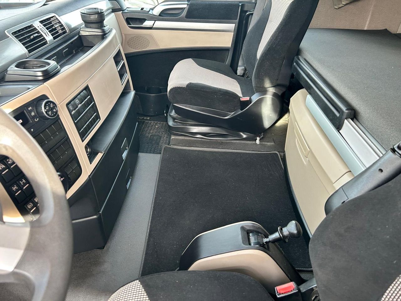 MAN TGX 33.580 6x4 BB TGX 33.580 6x4 BB, Intarder, zZGG 150.000kg - Nyergesvontató: 4 kép. MAN TGX 33.580 6x4 BB TGX 33.580 6x4 BB, Intarder, zZGG 150.000kg - Nyergesvontató: 4 kép.