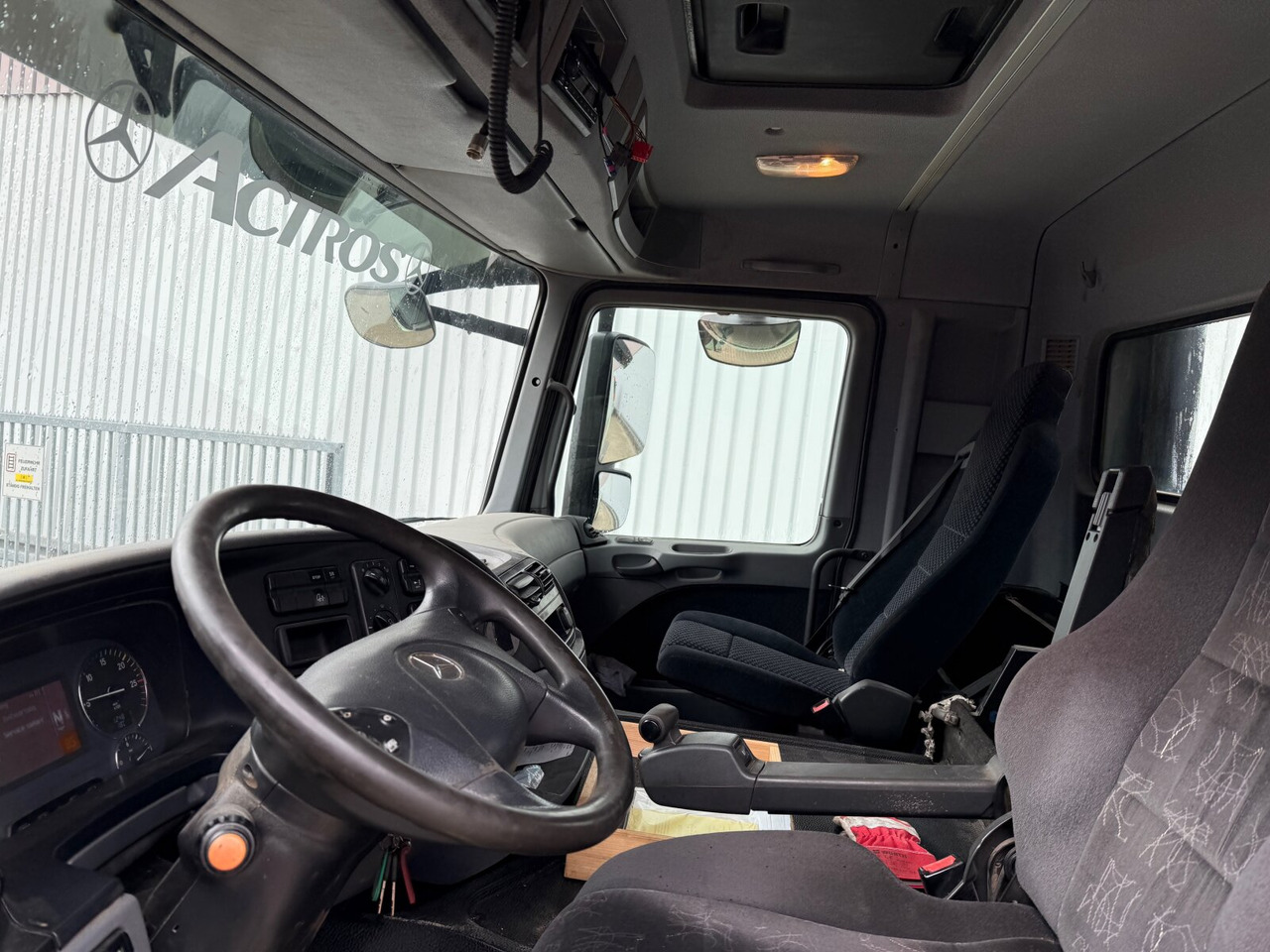 Mercedes-Benz Actros 1841 LS 4x2 Actros 1841 LS 4x2, Kipphydraulik - Nyergesvontató: 2 kép. Mercedes-Benz Actros 1841 LS 4x2 Actros 1841 LS 4x2, Kipphydraulik - Nyergesvontató: 2 kép.