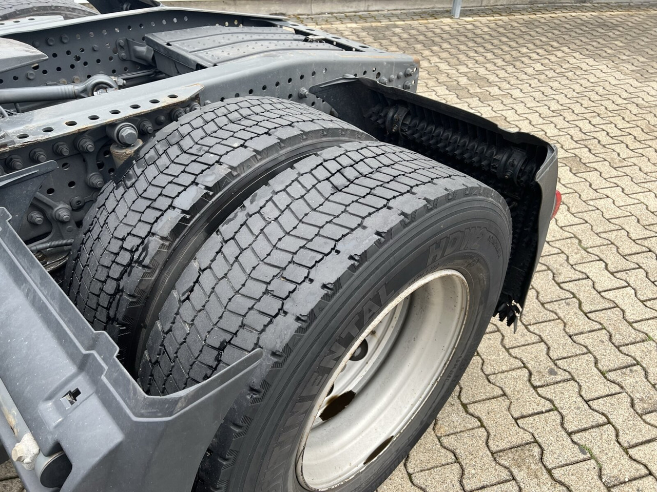 Mercedes-Benz Actros 1842/45 LS 4x2 Actros 1842/45 LS 4x2, 3x VORHANDEN - Nyergesvontató: 2 kép. Mercedes-Benz Actros 1842/45 LS 4x2 Actros 1842/45 LS 4x2, 3x VORHANDEN - Nyergesvontató: 2 kép.