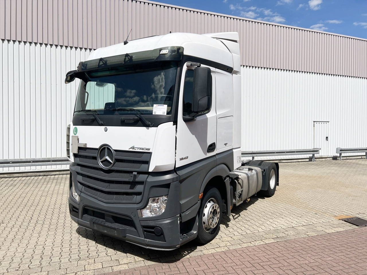Mercedes-Benz Actros 1842/45 LS 4x2 Actros 1842/45 LS 4x2, 3x VORHANDEN - Nyergesvontató: 1 kép. Mercedes-Benz Actros 1842/45 LS 4x2 Actros 1842/45 LS 4x2, 3x VORHANDEN - Nyergesvontató: 1 kép.