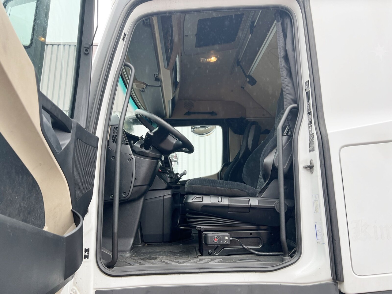 Mercedes-Benz Actros 1842/45 LS 4x2 Actros 1842/45 LS 4x2, 3x VORHANDEN - Nyergesvontató: 3 kép. Mercedes-Benz Actros 1842/45 LS 4x2 Actros 1842/45 LS 4x2, 3x VORHANDEN - Nyergesvontató: 3 kép.