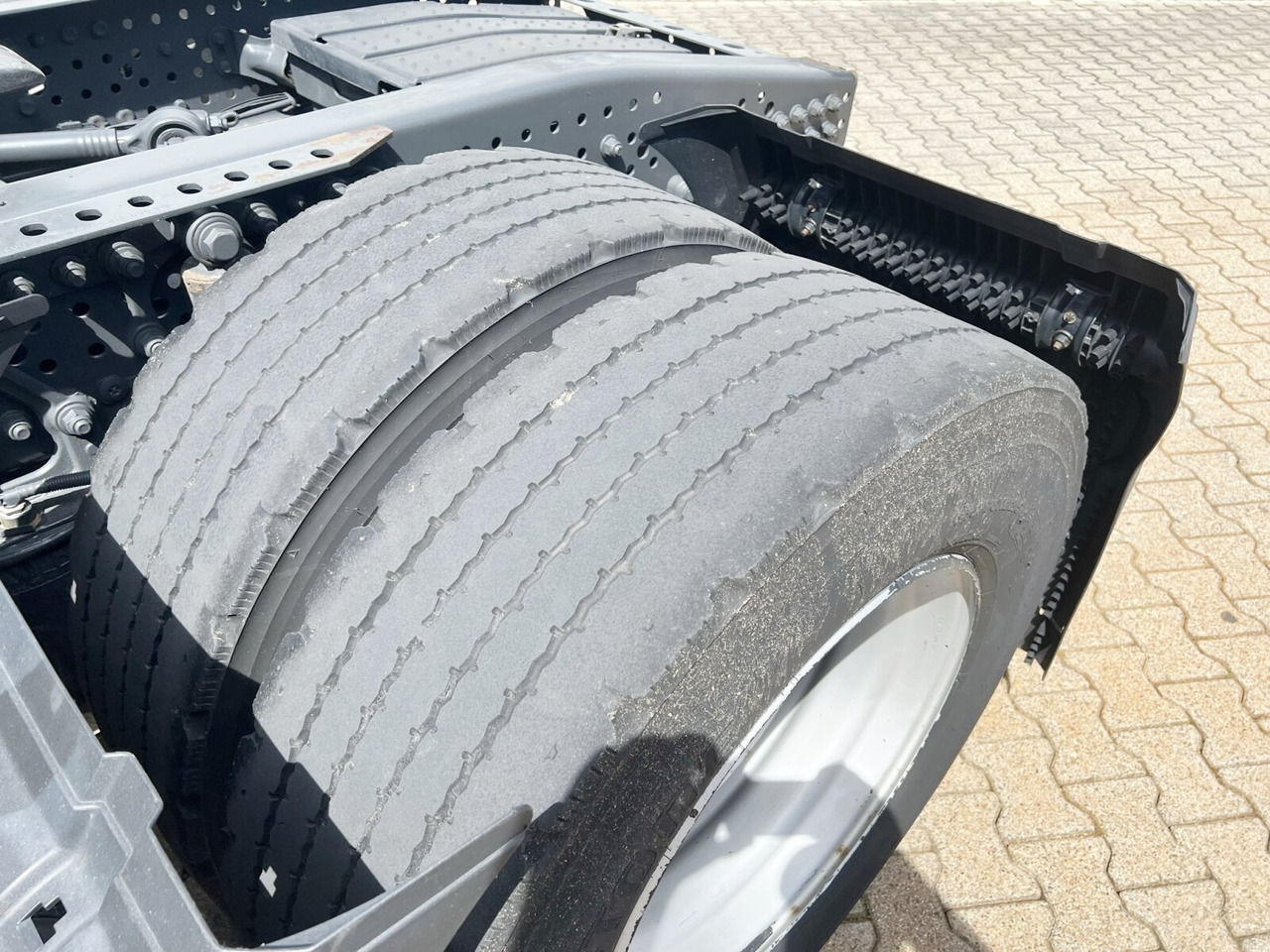 Mercedes-Benz Actros 1842/45 LS 4x2 Actros 1842/45 LS 4x2, 3x VORHANDEN - Nyergesvontató: 3 kép. Mercedes-Benz Actros 1842/45 LS 4x2 Actros 1842/45 LS 4x2, 3x VORHANDEN - Nyergesvontató: 3 kép.