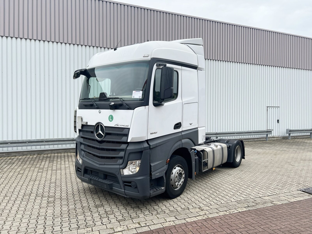 Mercedes-Benz Actros 1842/45 LS 4x2 Actros 1842/45 LS 4x2, 3x VORHANDEN - Nyergesvontató: 1 kép. Mercedes-Benz Actros 1842/45 LS 4x2 Actros 1842/45 LS 4x2, 3x VORHANDEN - Nyergesvontató: 1 kép.