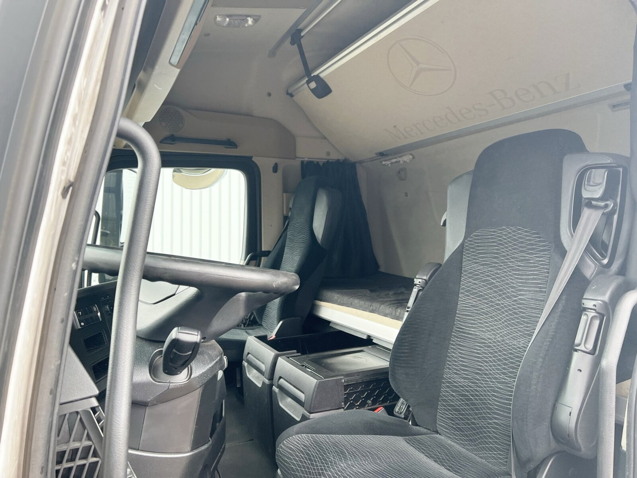 Mercedes-Benz Actros 1842 LS 4x2 Actros 1842 LS 4x2, 7x VORHANDEN - Nyergesvontató: 3 kép. Mercedes-Benz Actros 1842 LS 4x2 Actros 1842 LS 4x2, 7x VORHANDEN - Nyergesvontató: 3 kép.