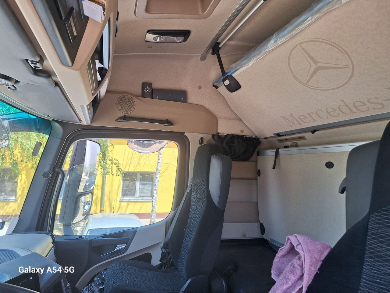 Mercedes-Benz Actros 1846 LS 4x2 Actros 1846 LS 4x2, MultimediaCockpit, StreamSpace, ADR, 3x Vorhanden! - Nyergesvontató: 5 kép. Mercedes-Benz Actros 1846 LS 4x2 Actros 1846 LS 4x2, MultimediaCockpit, StreamSpace, ADR, 3x Vorhanden! - Nyergesvontató: 5 kép.
