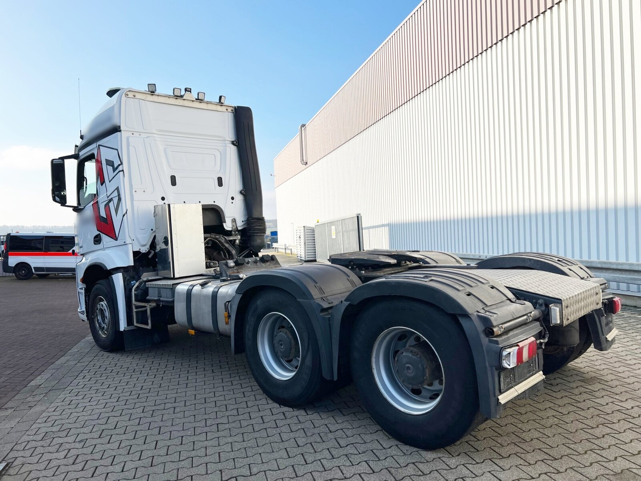 Nyergesvontató Mercedes-Benz Arocs 3351 LS 6x4 Arocs 3351 LS 6x4, StreamSpace, Bi-Xenon, Hydraulik: 13 kép. Nyergesvontató Mercedes-Benz Arocs 3351 LS 6x4 Arocs 3351 LS 6x4, StreamSpace, Bi-Xenon, Hydraulik: 13 kép.