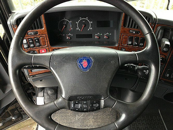 Scania R 420 4x2 R420 4x2 Lowliner, Twin Tec Rußfilterkat - Nyergesvontató: 3 kép. Scania R 420 4x2 R420 4x2 Lowliner, Twin Tec Rußfilterkat - Nyergesvontató: 3 kép.