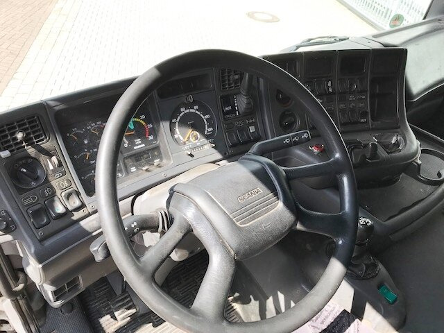 Scania R124 L 420 4x2 R124 L 420 4x2, Retarder, Hydraulik - Nyergesvontató: 3 kép. Scania R124 L 420 4x2 R124 L 420 4x2, Retarder, Hydraulik - Nyergesvontató: 3 kép.
