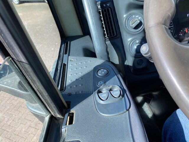 Trakker AD260T41W 6x6 Trakker AD260T41W 6x6 - Nyergesvontató: 5 kép. Trakker AD260T41W 6x6 Trakker AD260T41W 6x6 - Nyergesvontató: 5 kép.