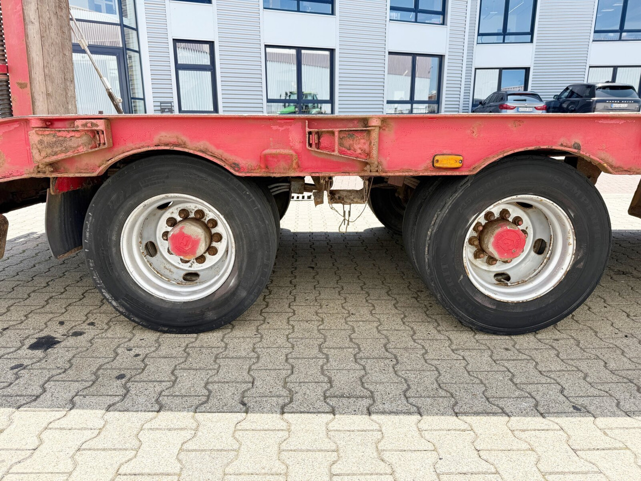 PT 30,0 Kompakt PT 30,0 Kompakt, verbr. auf 3m - Pótkocsi mélybölcsős: 2 kép. PT 30,0 Kompakt PT 30,0 Kompakt, verbr. auf 3m - Pótkocsi mélybölcsős: 2 kép.