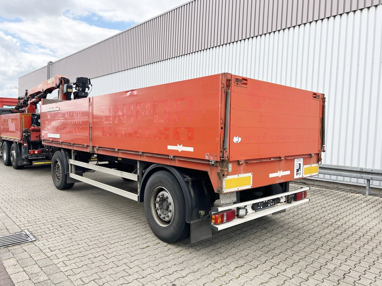 Pritschenanhänger Pritschenanhänger - Platós pótkocsi: 5 kép. Pritschenanhänger Pritschenanhänger - Platós pótkocsi: 5 kép.