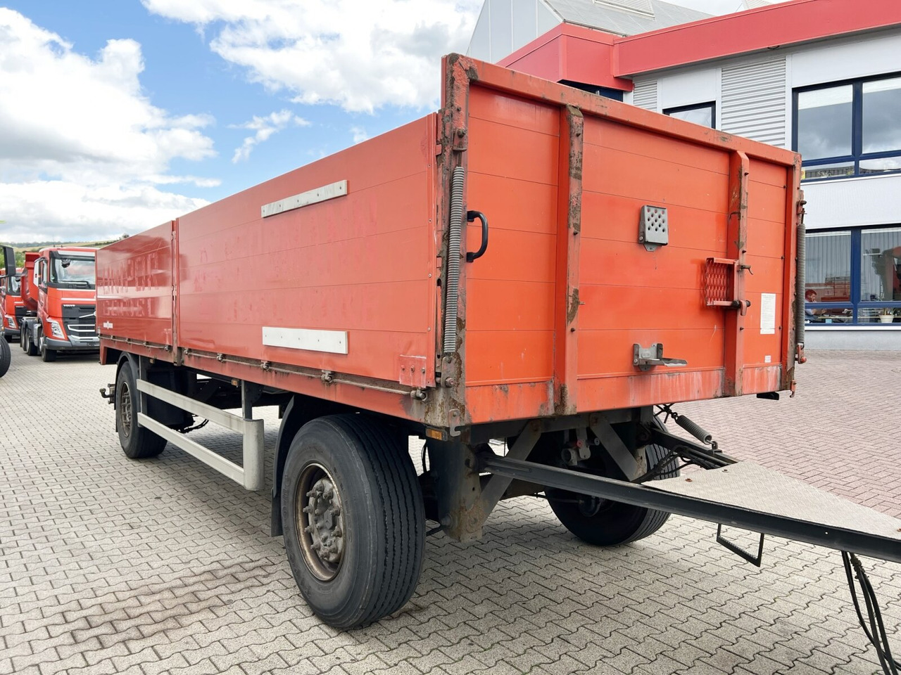 Pritschenanhänger Pritschenanhänger - Platós pótkocsi: 3 kép. Pritschenanhänger Pritschenanhänger - Platós pótkocsi: 3 kép.