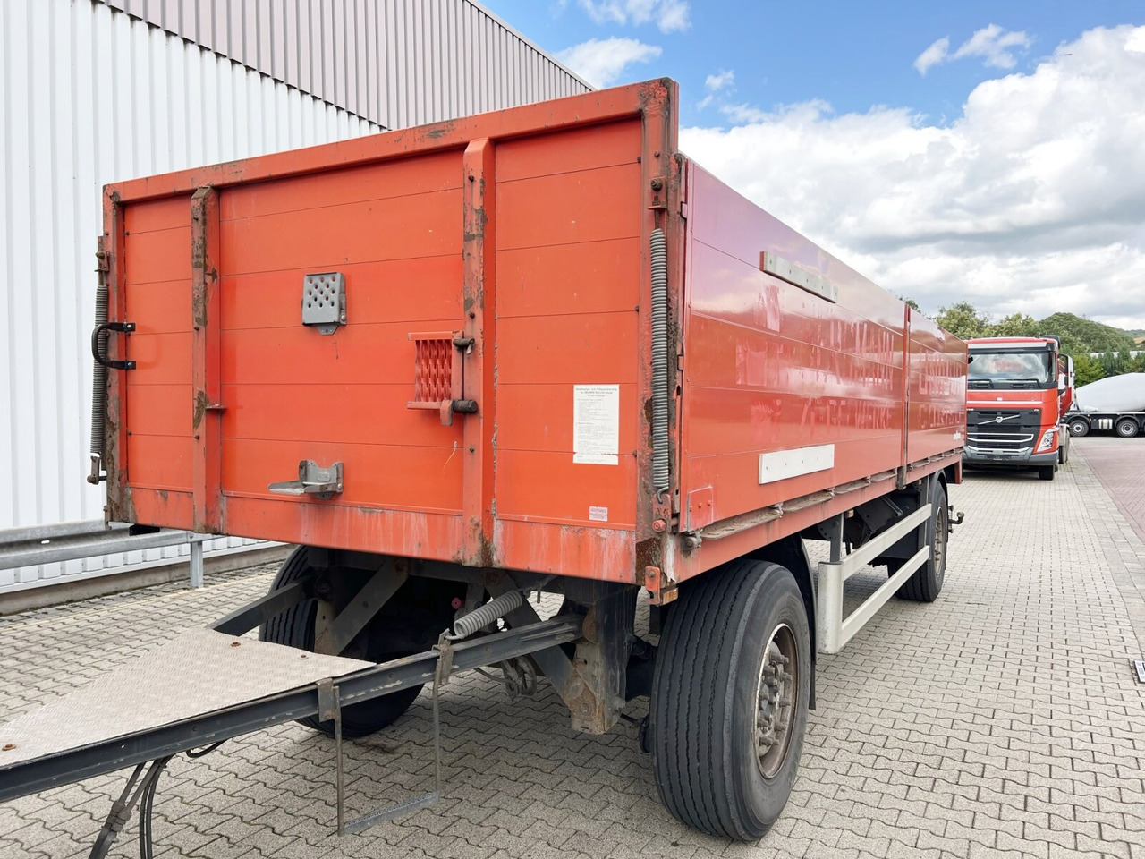 Pritschenanhänger Pritschenanhänger - Platós pótkocsi: 2 kép. Pritschenanhänger Pritschenanhänger - Platós pótkocsi: 2 kép.