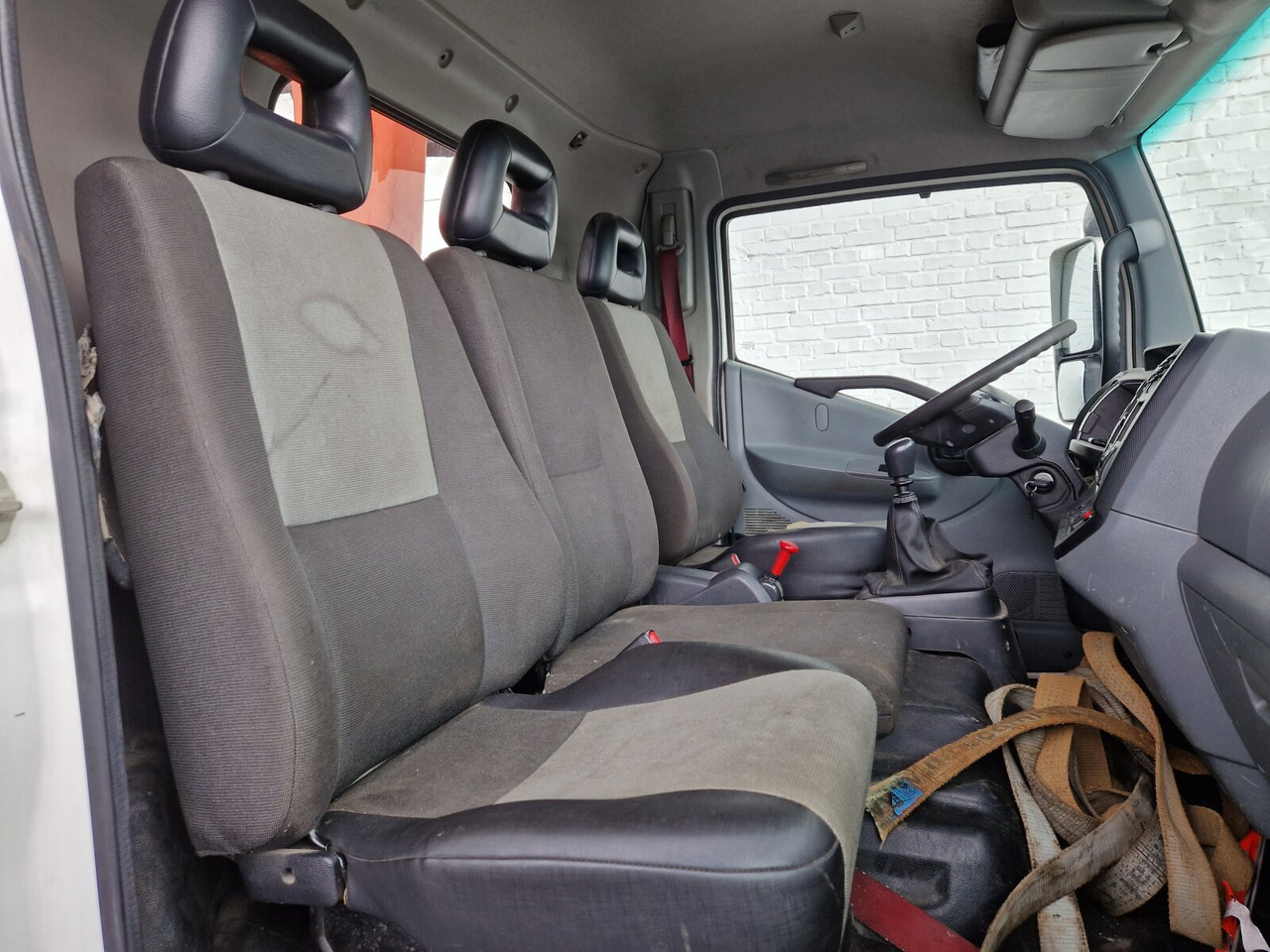 Interior photo 1: Renault D 180.75 4x2 D 180.75 4x2 mit Kran Palfinger PK6001 lízing Renault D 180.75 4x2 D 180.75 4x2 mit Kran Palfinger PK6001 Interior photo 1: Renault D 180.75 4x2 D 180.75 4x2 mit Kran Palfinger PK6001 lízing Renault D 180.75 4x2 D 180.75 4x2 mit Kran Palfinger PK6001