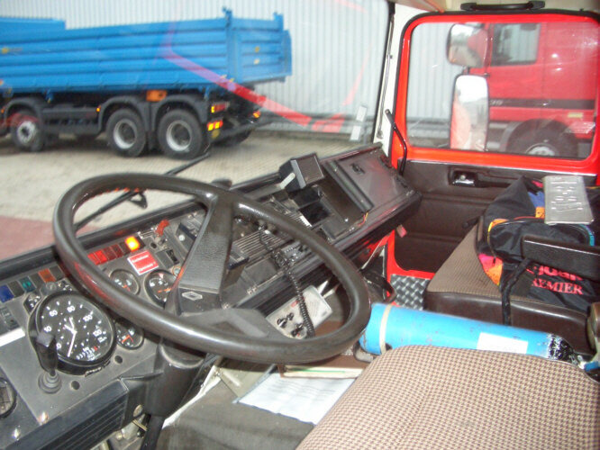 Renault G F231 4x2 - Tűzoltóautó: 4 kép. Renault G F231 4x2 - Tűzoltóautó: 4 kép.