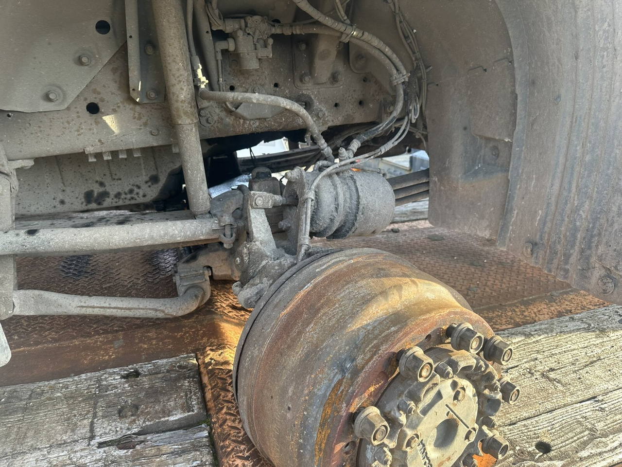 Scania 124C 400 6x6 124C 400 6x6 - Billenőplatós teherautó: 2 kép. Scania 124C 400 6x6 124C 400 6x6 - Billenőplatós teherautó: 2 kép.