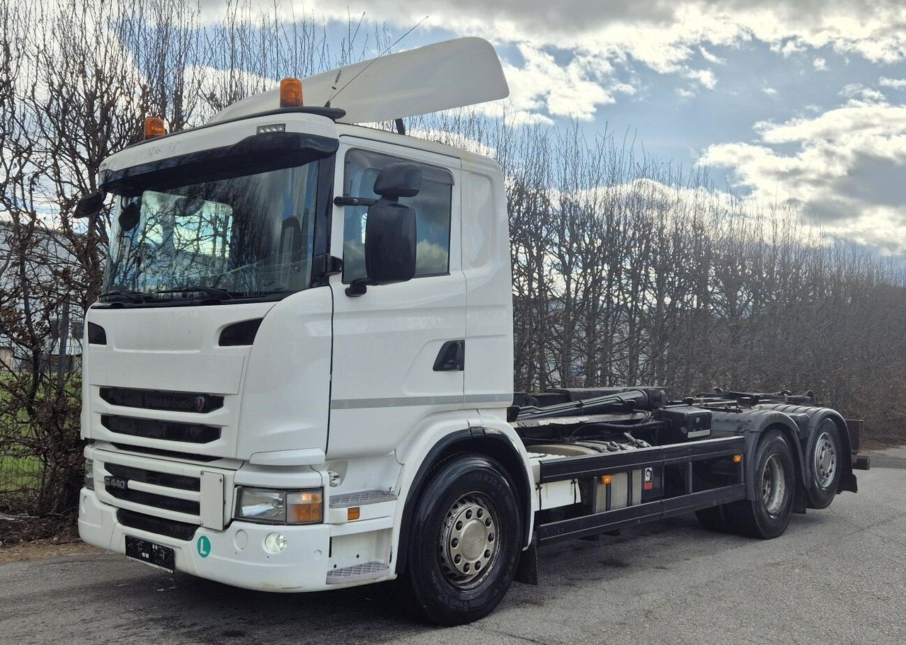Scania G 440 LB 6x2-4 HNA G 440 LB 6x2-4 HNA, EEV, Lenk-/Liftachse, Schub-Knick - Horgos rakodó teherautó: 1 kép. Scania G 440 LB 6x2-4 HNA G 440 LB 6x2-4 HNA, EEV, Lenk-/Liftachse, Schub-Knick - Horgos rakodó teherautó: 1 kép.