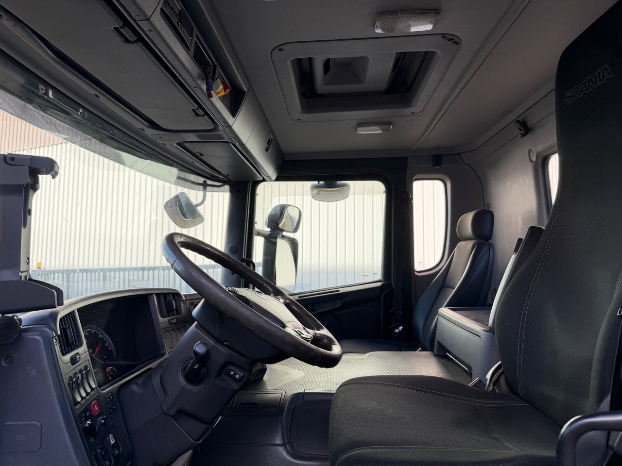 Scania P 320/400 6x2-4 P 320/400 6x2-4, Lenk-/Liftachse, Tele-Absetzanlage, Funk - Konténerszállító: 3 kép. Scania P 320/400 6x2-4 P 320/400 6x2-4, Lenk-/Liftachse, Tele-Absetzanlage, Funk - Konténerszállító: 3 kép.