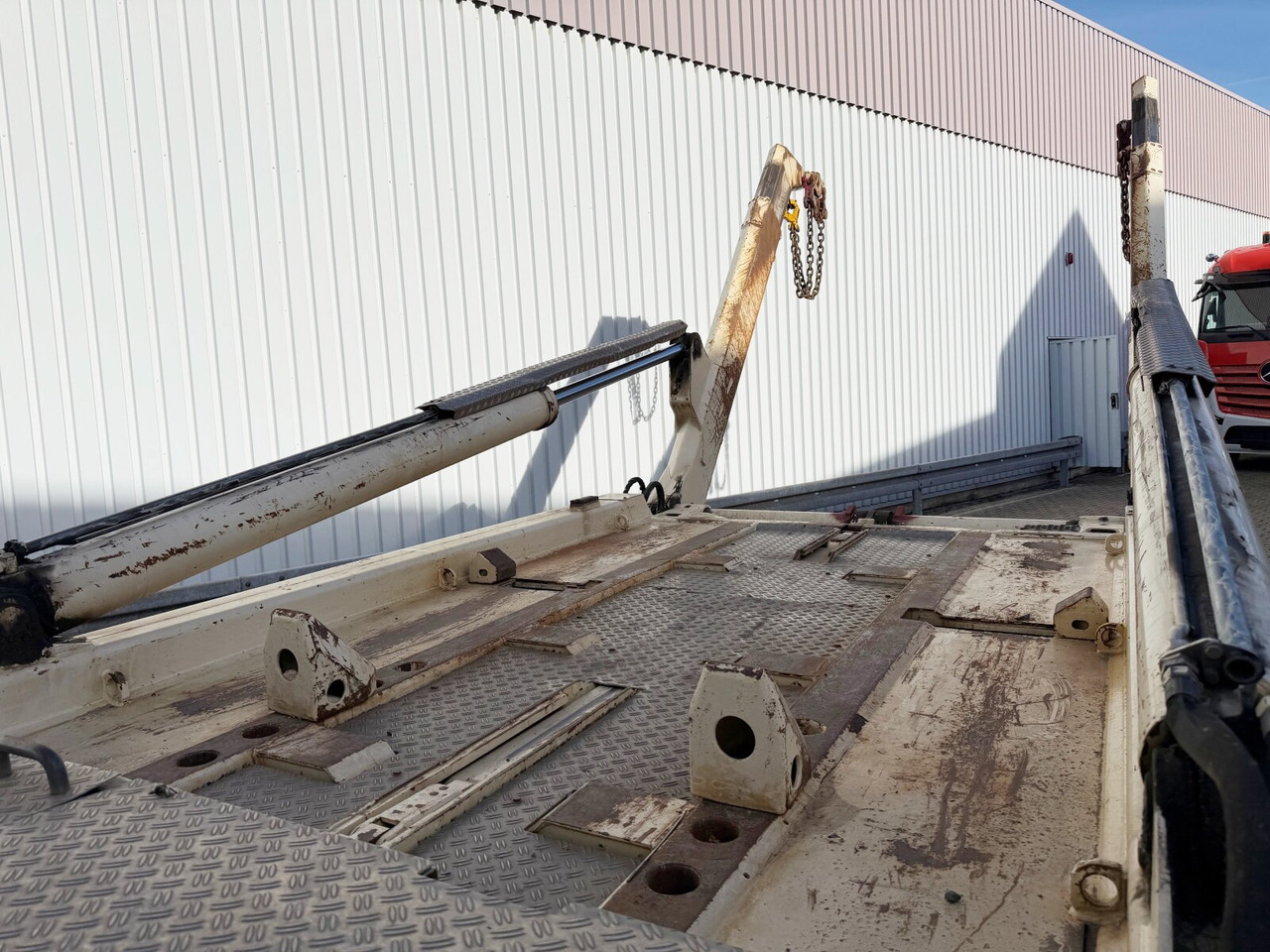 Scania P 320 6x2-4 P 320 6x2-4, Lenk-/Liftachse, Tele-Absetzanlage, Funk - Konténerszállító: 2 kép. Scania P 320 6x2-4 P 320 6x2-4, Lenk-/Liftachse, Tele-Absetzanlage, Funk - Konténerszállító: 2 kép.