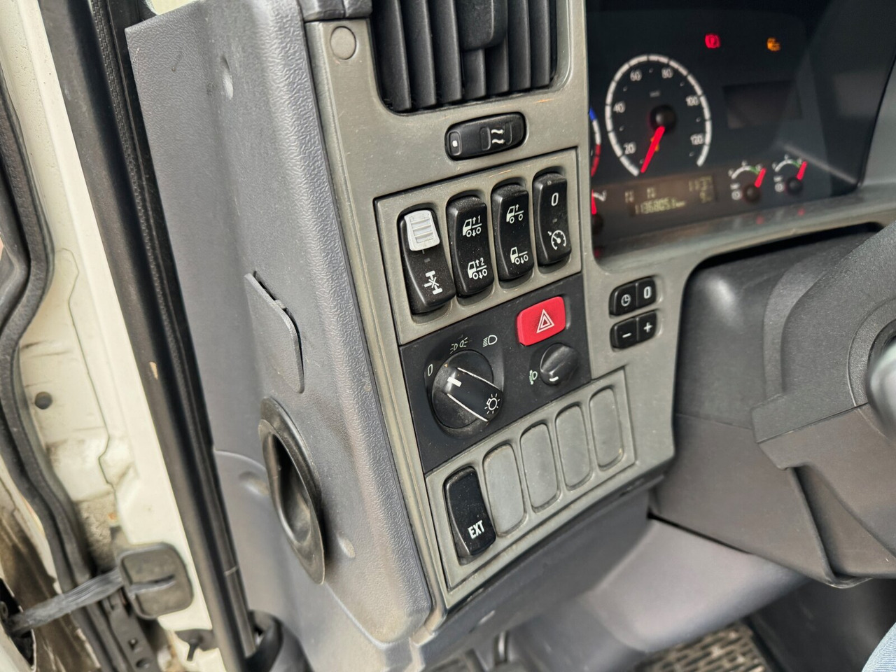 Scania R380 DB 4x2 MNA R380 DB 4x2 MNA, Platz für Heckkran, 2x AHK - Darus autó, Platós teherautó: 4 kép. Scania R380 DB 4x2 MNA R380 DB 4x2 MNA, Platz für Heckkran, 2x AHK - Darus autó, Platós teherautó: 4 kép.