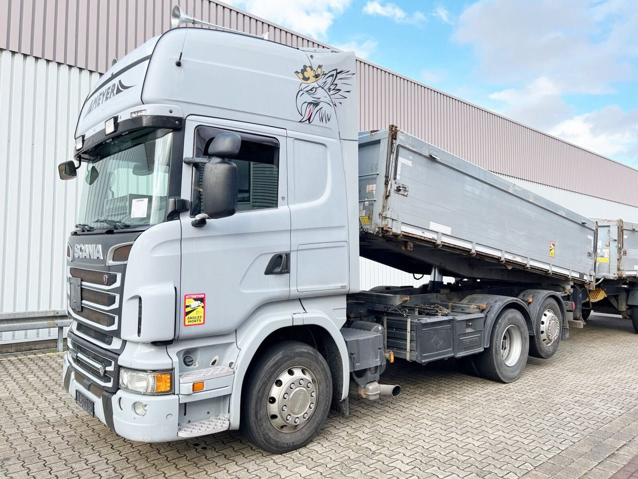 Scania R560 6x2 R560 6x2, V8, Retarder, Liftachse, Standklima, Alu-Bordwände, ca. 15m³ - Billenőplatós teherautó: 1 kép. Scania R560 6x2 R560 6x2, V8, Retarder, Liftachse, Standklima, Alu-Bordwände, ca. 15m³ - Billenőplatós teherautó: 1 kép.
