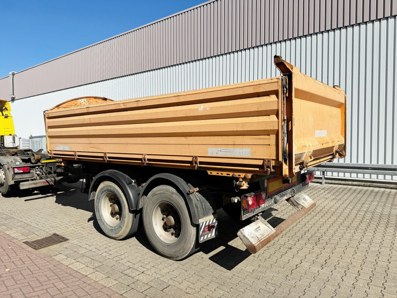 Schwarzmüller TKA 18 TKA 18, Alu-Bordwände, ca. 11m³ - Pótkocsi billenőplatós: 5 kép. Schwarzmüller TKA 18 TKA 18, Alu-Bordwände, ca. 11m³ - Pótkocsi billenőplatós: 5 kép.