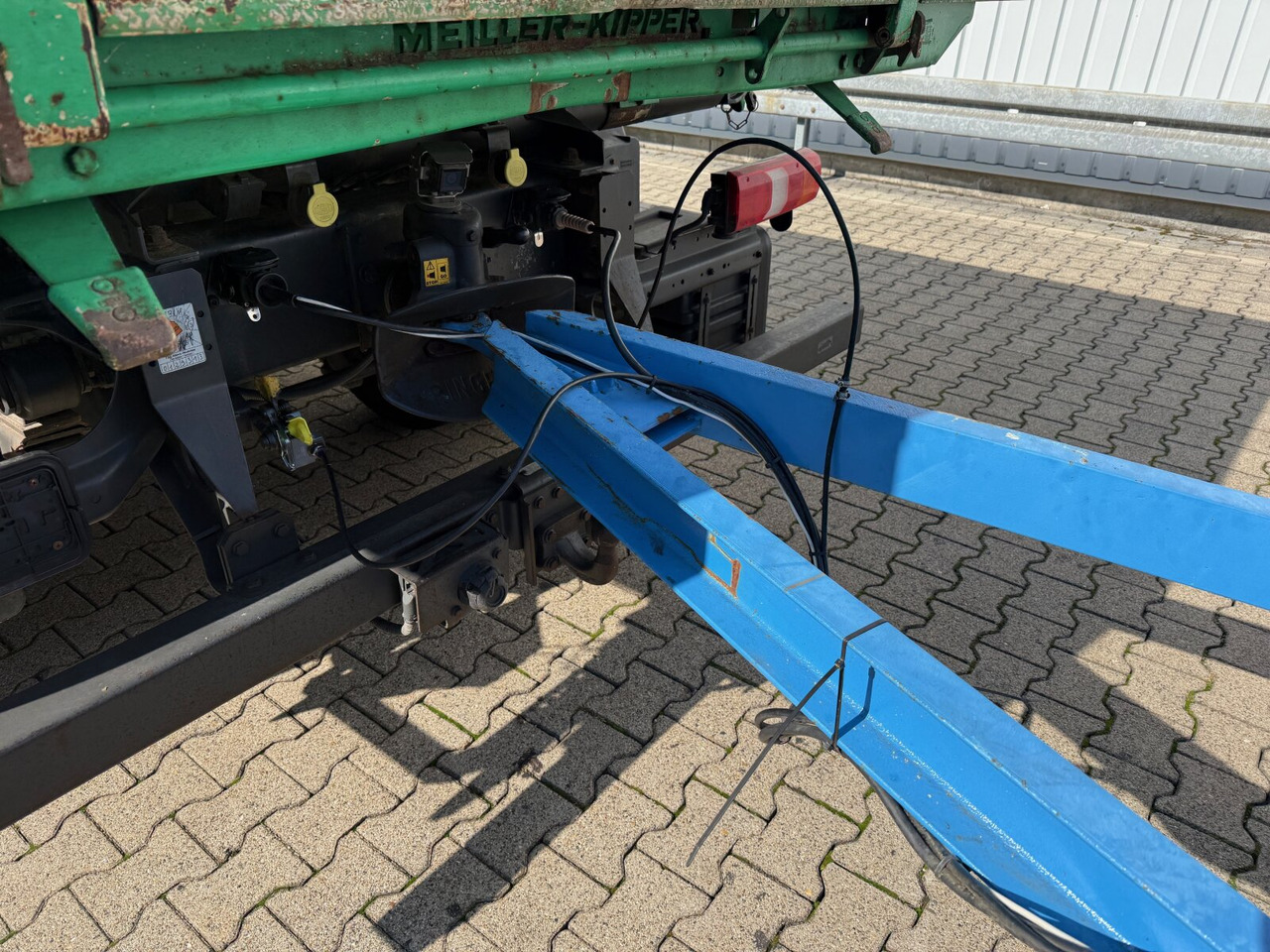 Scorpion 3-Achs Tiefladeanhänger Scorpion 3-Achs Tiefladeanhänger, Liftachse, pneumatische Auffahrrampen - Pótkocsi mélybölcsős: 5 kép. Scorpion 3-Achs Tiefladeanhänger Scorpion 3-Achs Tiefladeanhänger, Liftachse, pneumatische Auffahrrampen - Pótkocsi mélybölcsős: 5 kép.