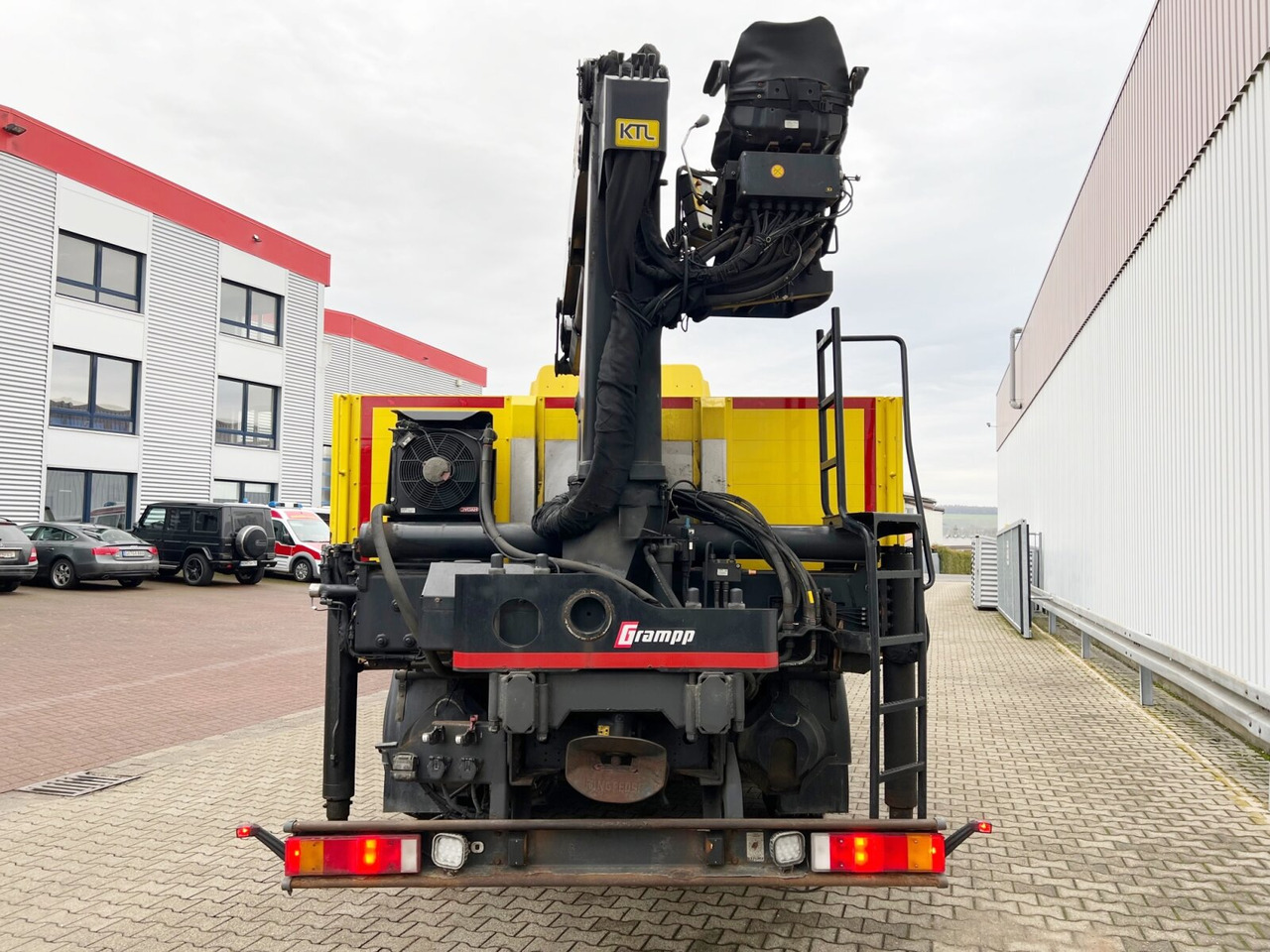 Darus autó, Platós teherautó Stralis AS260SY48 6x2/4 Stralis AS260SY48 6x2/4, Kran Palfinger PK18001L am Heck, Lenk-/Liftachse: 11 kép.