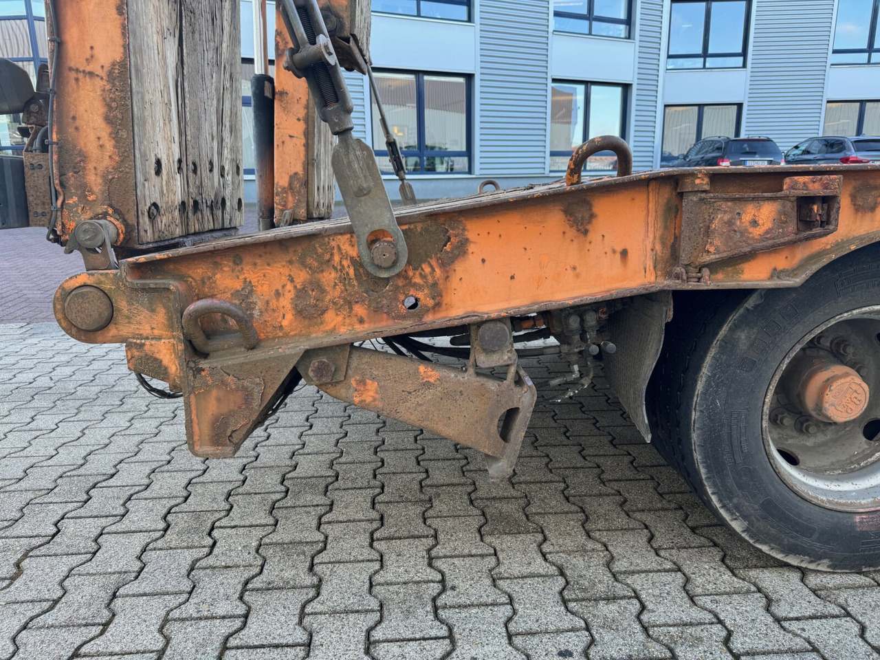 T 3 Kompakt 30,0 T 3 Kompakt 30,0, Hydr. Rampen, Verbr. auf 3m - Pótkocsi mélybölcsős: 3 kép. T 3 Kompakt 30,0 T 3 Kompakt 30,0, Hydr. Rampen, Verbr. auf 3m - Pótkocsi mélybölcsős: 3 kép.