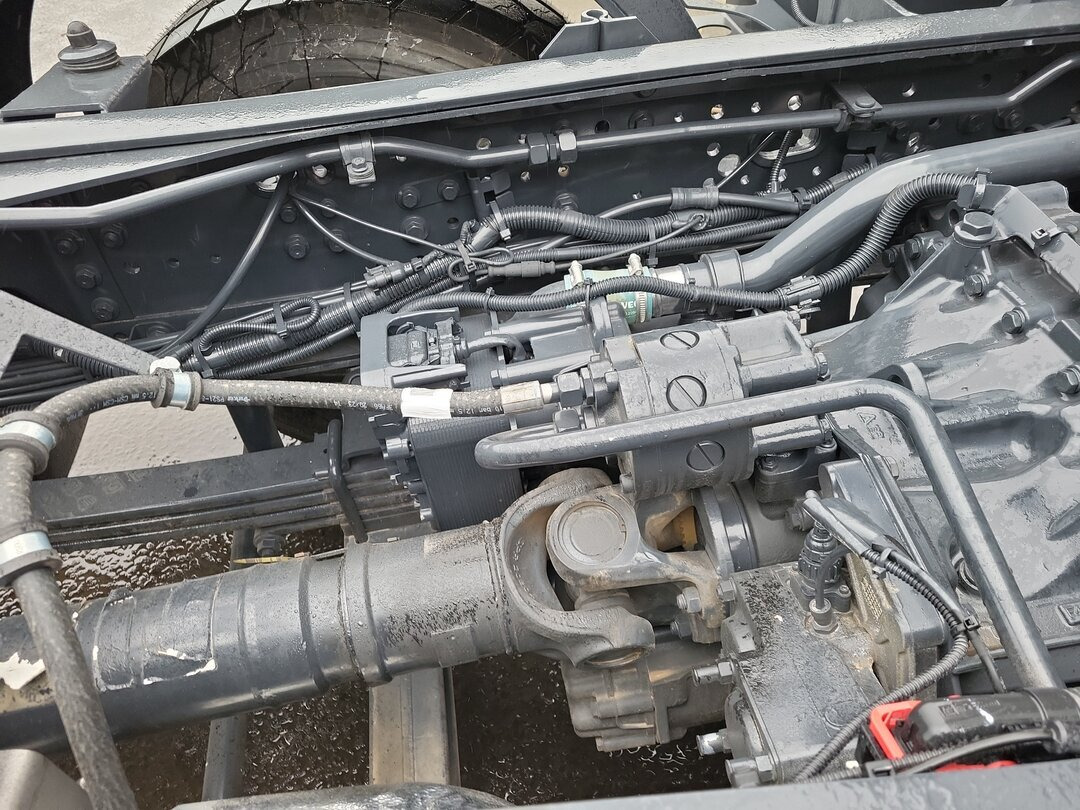 T-Way AT410T51 8x4 T-Way AT410T51 8x4, Retarder, Nebenantrieb, 4x VORHANDEN! - Alvaz teherautó: 5 kép. T-Way AT410T51 8x4 T-Way AT410T51 8x4, Retarder, Nebenantrieb, 4x VORHANDEN! - Alvaz teherautó: 5 kép.