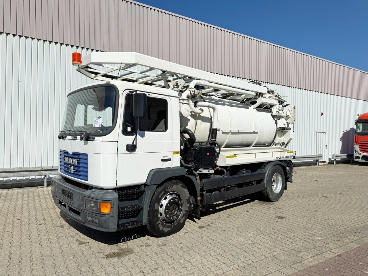MAN TGM 18.284 4x2 BL TGM 18.284 4x2 BL, Assmann Saug- und Spülwagen 9m³ - Teherautó: 1 kép. MAN TGM 18.284 4x2 BL TGM 18.284 4x2 BL, Assmann Saug- und Spülwagen 9m³ - Teherautó: 1 kép.