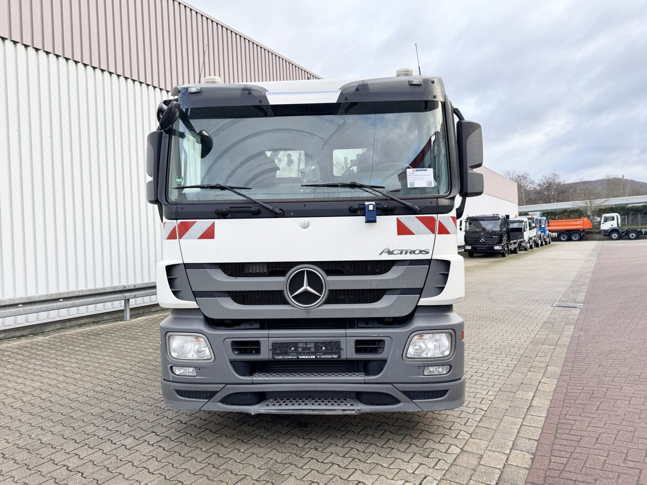 Teherautó Mercedes-Benz Actros 2536 L 6x2 Actros 2536 L 6x2, Müller Saug- und Spülwagen ca. 10,5m³, Lenkachse: 8 kép.
