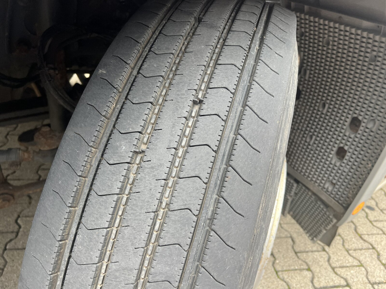 Teherautó Mercedes-Benz Actros 2541 L 6x2 Actros 2541 L 6x2, Lenkachse, Küller Saug- und Spülwagen ca. 14m³: 14 kép. Teherautó Mercedes-Benz Actros 2541 L 6x2 Actros 2541 L 6x2, Lenkachse, Küller Saug- und Spülwagen ca. 14m³: 14 kép.