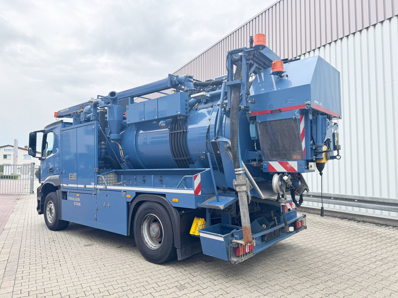 Mercedes-Benz Arocs 1843 L 4x2 Arocs 1843 L 4x2, Müller Canalmaster ca. 8m³, Standheizung, Funk - Teherautó: 4 kép. Mercedes-Benz Arocs 1843 L 4x2 Arocs 1843 L 4x2, Müller Canalmaster ca. 8m³, Standheizung, Funk - Teherautó: 4 kép.