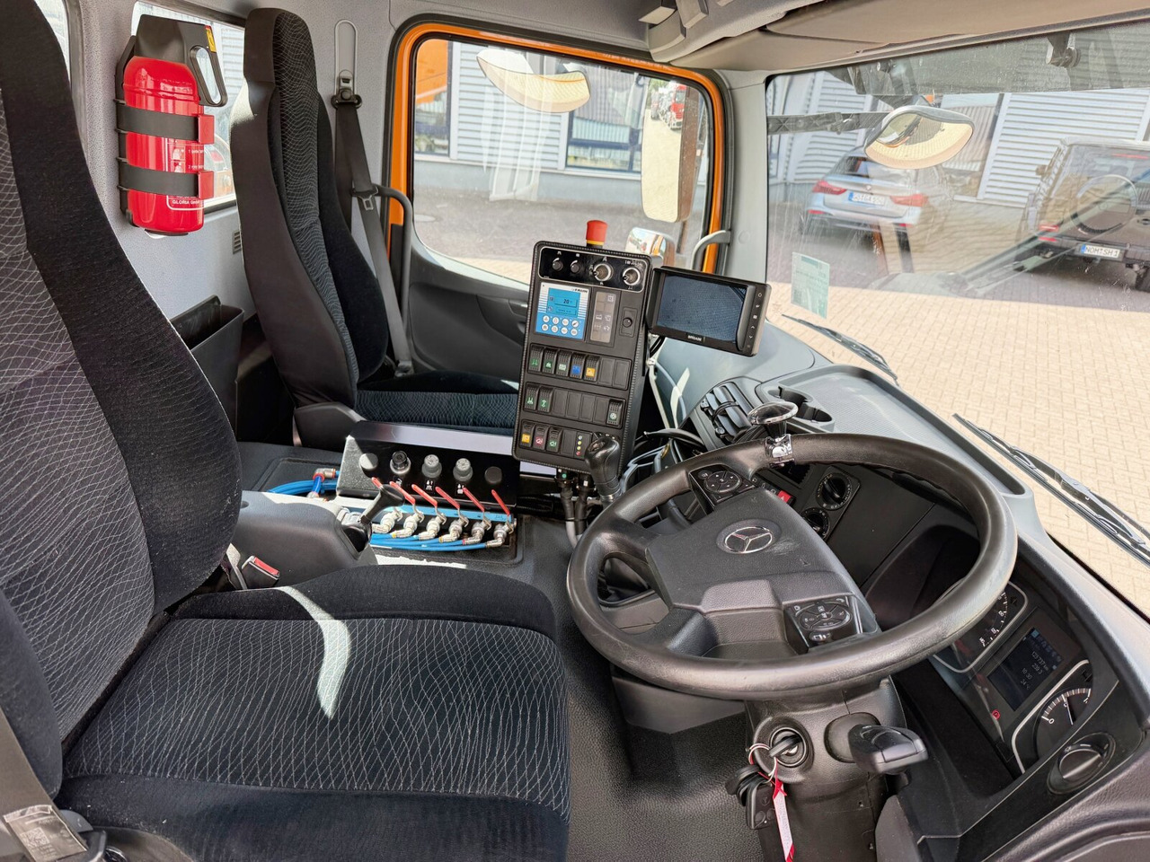 Mercedes-Benz Atego 1524 LKO 4x2 Atego 1524 LKO 4x2, Kehrmaschine FAUN Viajet 6RH - Teherautó: 4 kép. Mercedes-Benz Atego 1524 LKO 4x2 Atego 1524 LKO 4x2, Kehrmaschine FAUN Viajet 6RH - Teherautó: 4 kép.