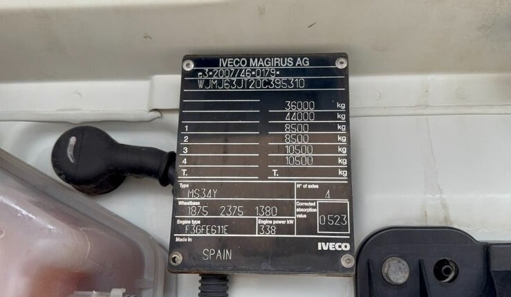 Trakker 460 8x4 - Billenőplatós teherautó: 5 kép. Trakker 460 8x4 - Billenőplatós teherautó: 5 kép.