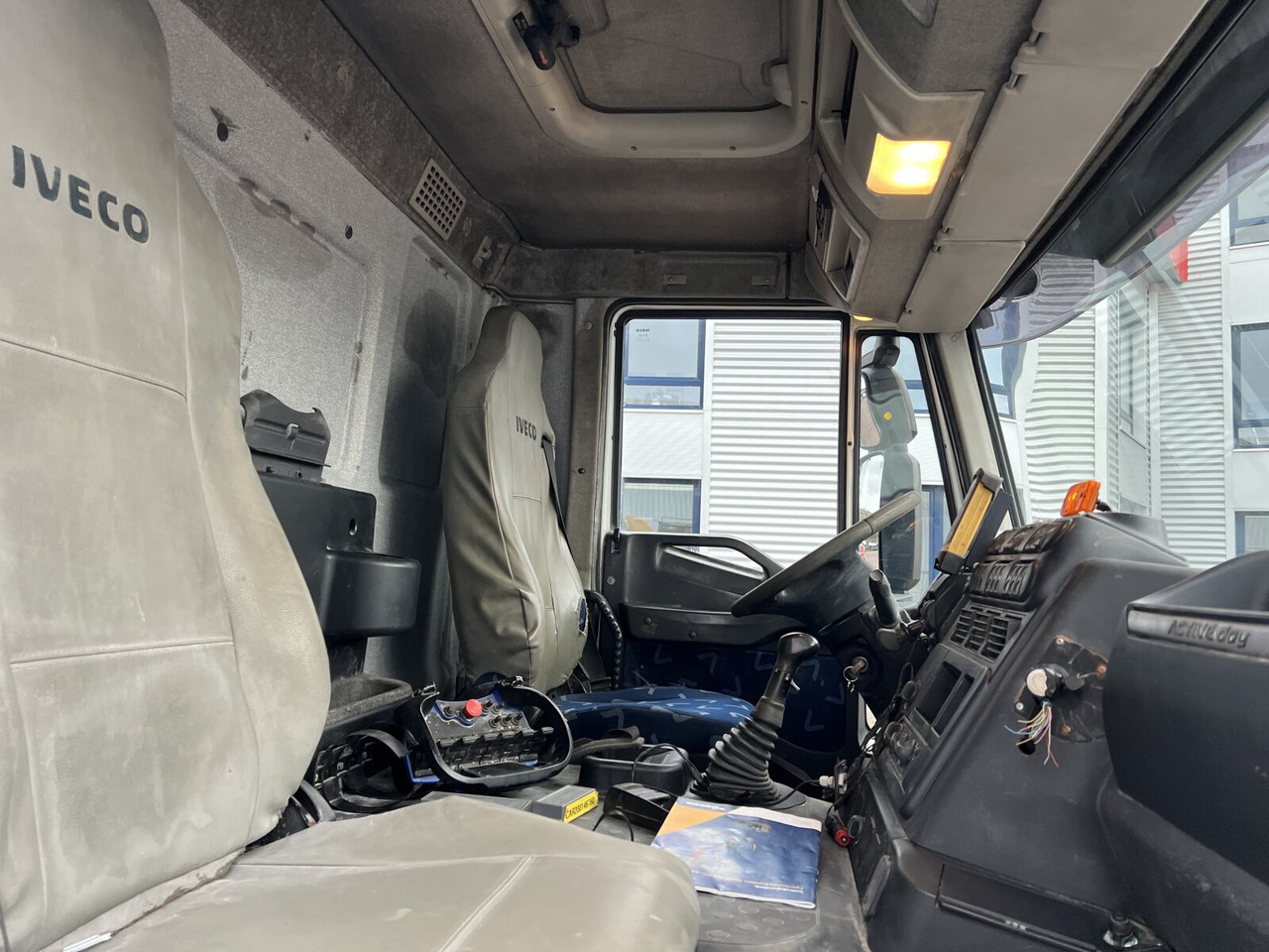 Trakker AD260T36 6x4 Trakker AD260T36 6x4 - Alvaz teherautó: 5 kép. Trakker AD260T36 6x4 Trakker AD260T36 6x4 - Alvaz teherautó: 5 kép.