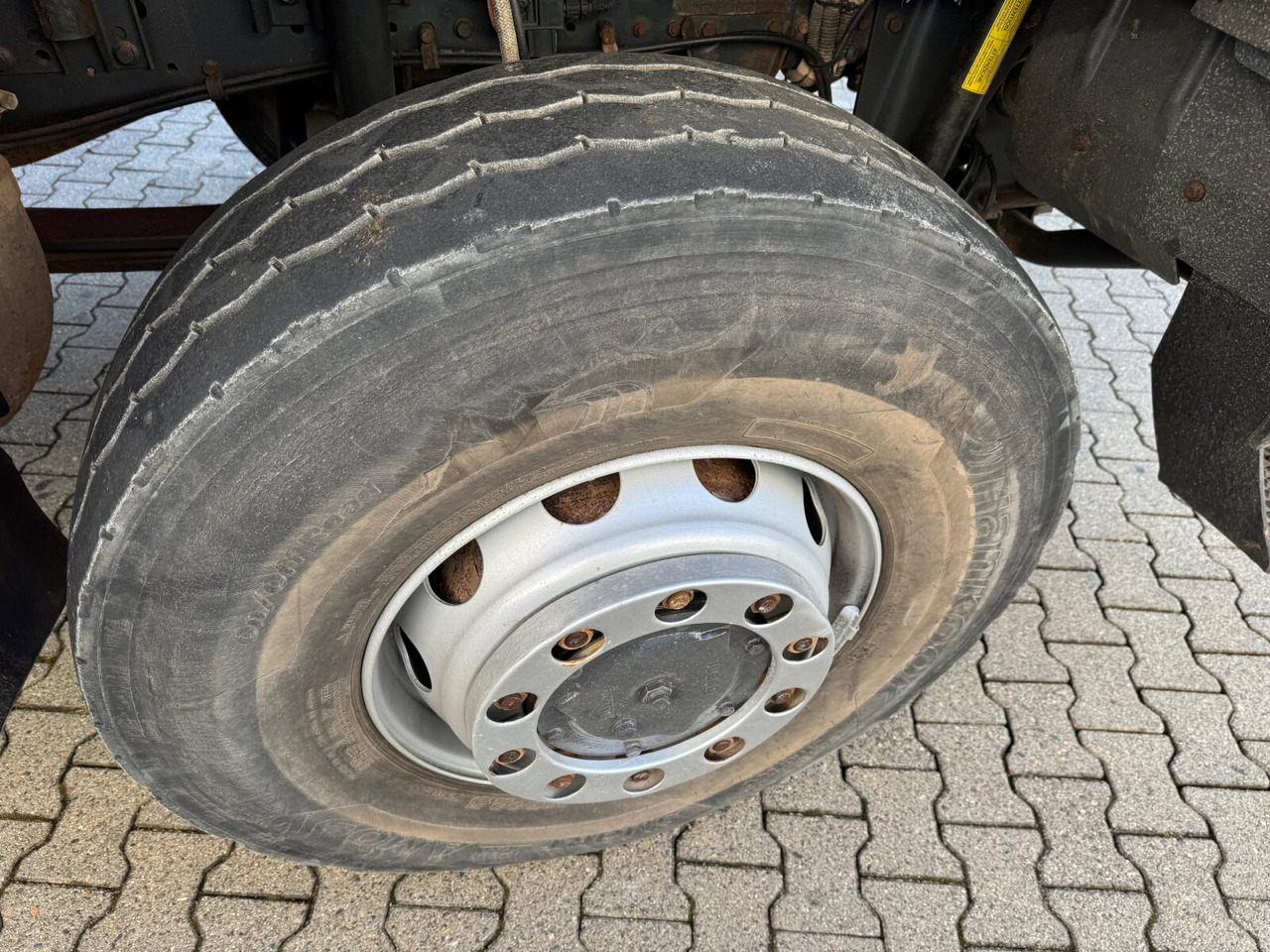 Trakker AD260T36W 6x6 Trakker AD260T36W 6x6 - Alvaz teherautó: 2 kép. Trakker AD260T36W 6x6 Trakker AD260T36W 6x6 - Alvaz teherautó: 2 kép.