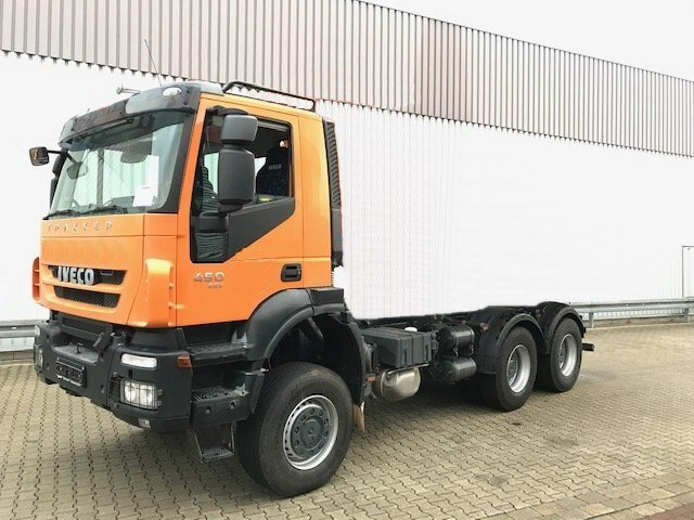 Trakker AD260T45W 6x6 Trakker AD260T45W 6x6 - Alvaz teherautó: 1 kép. Trakker AD260T45W 6x6 Trakker AD260T45W 6x6 - Alvaz teherautó: 1 kép.