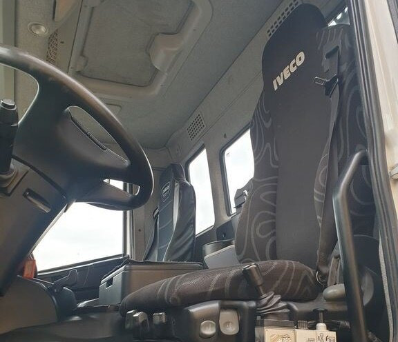 Trakker AD260T45W 6x6 Trakker AD260T45W 6x6 - Alvaz teherautó: 2 kép. Trakker AD260T45W 6x6 Trakker AD260T45W 6x6 - Alvaz teherautó: 2 kép.