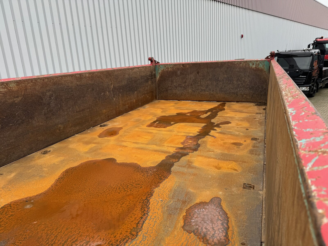 Trakker AD260T45W 6x6 Trakker AD260T45W 6x6, Bordmatik - Billenőplatós teherautó: 2 kép. Trakker AD260T45W 6x6 Trakker AD260T45W 6x6, Bordmatik - Billenőplatós teherautó: 2 kép.