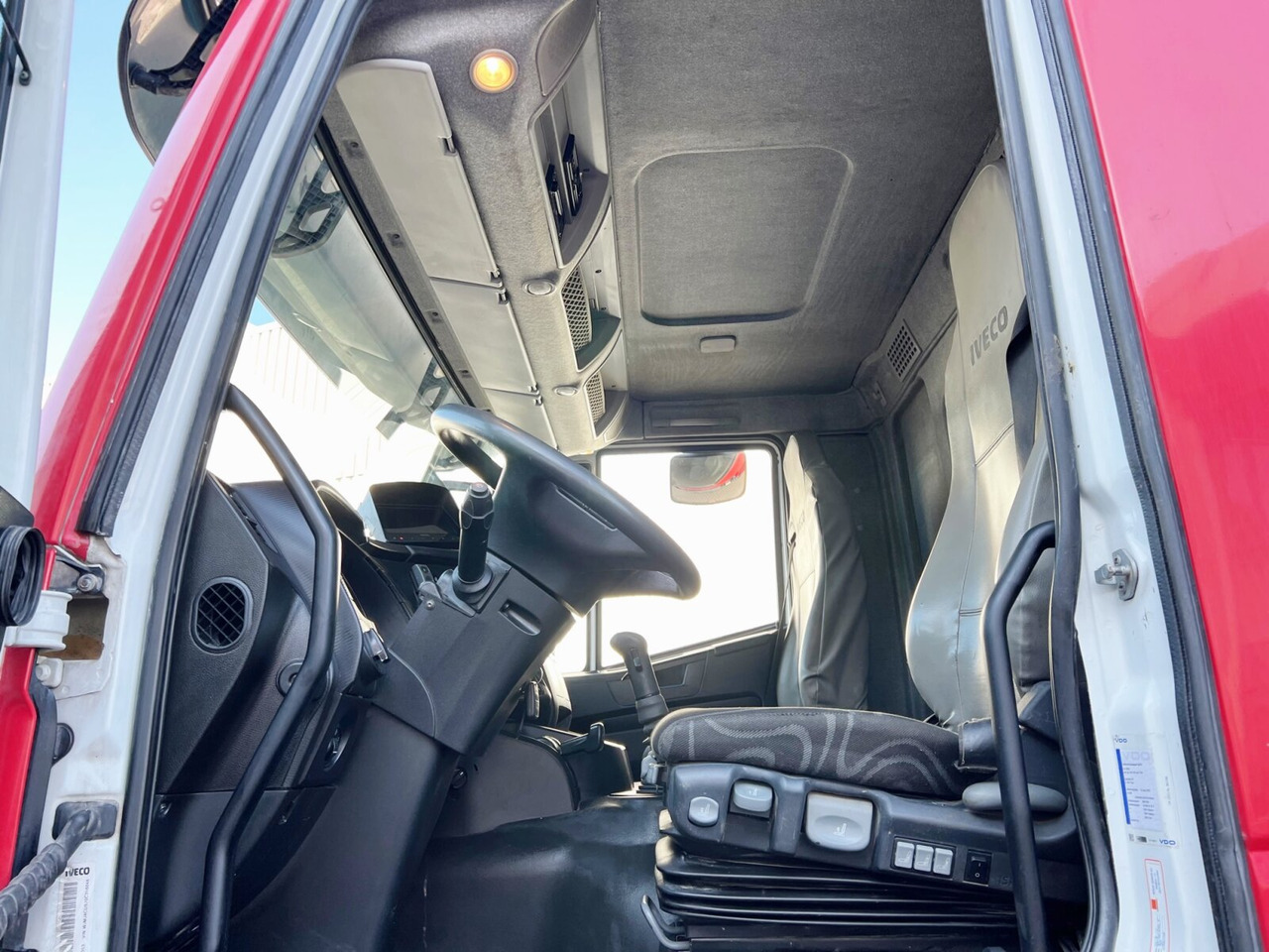 Billenőplatós teherautó Trakker AD410T50 8x4 Trakker AD410T50 8x4, Stahlmulde ca. 16m³, hydr. Heckklappe: 6 kép. Billenőplatós teherautó Trakker AD410T50 8x4 Trakker AD410T50 8x4, Stahlmulde ca. 16m³, hydr. Heckklappe: 6 kép.