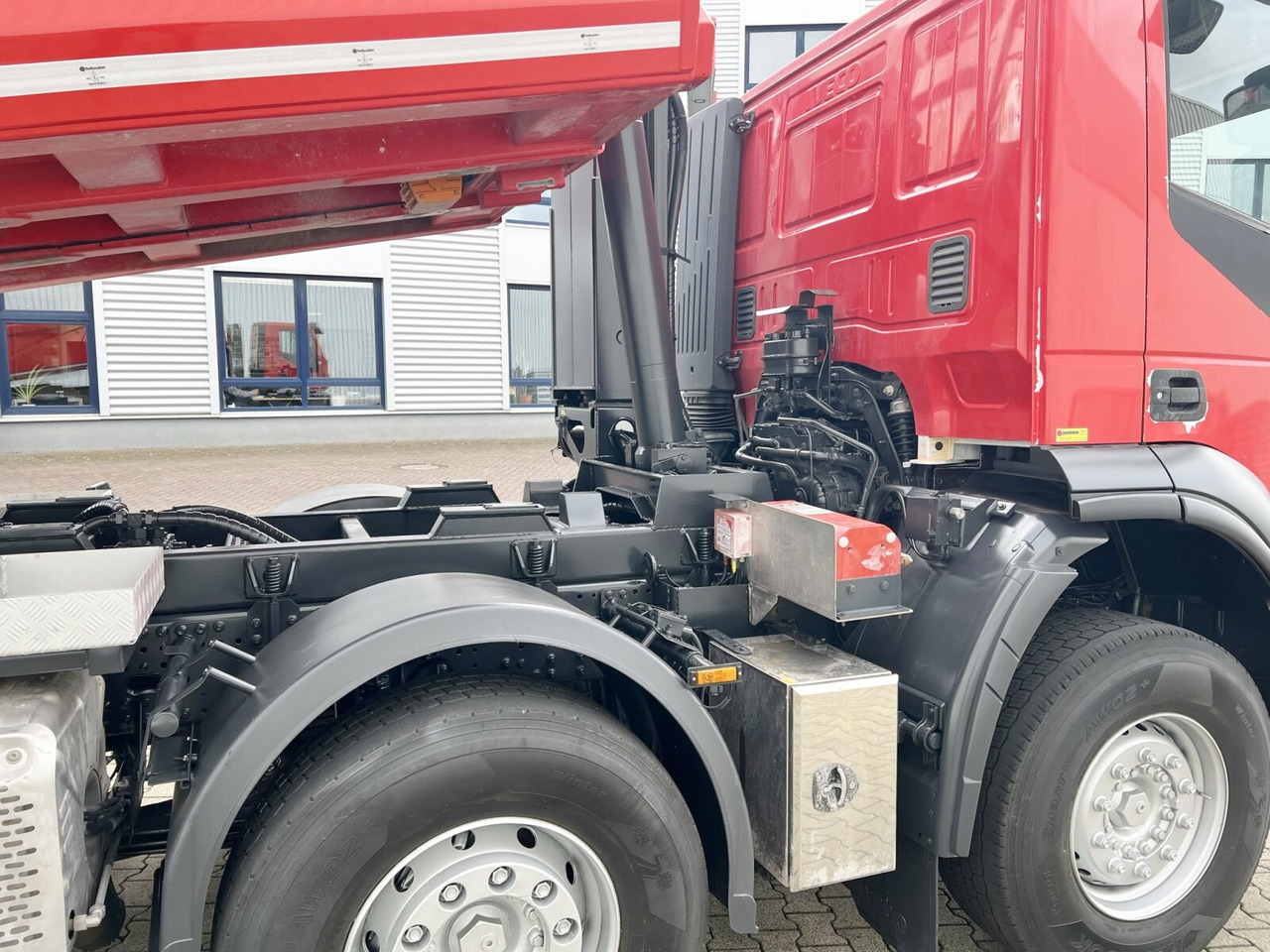 Billenőplatós teherautó Trakker AD410T50 8x4 Trakker AD410T50 8x4, Stahlmulde ca. 16m³, hydr. Heckklappe: 12 kép. Billenőplatós teherautó Trakker AD410T50 8x4 Trakker AD410T50 8x4, Stahlmulde ca. 16m³, hydr. Heckklappe: 12 kép.